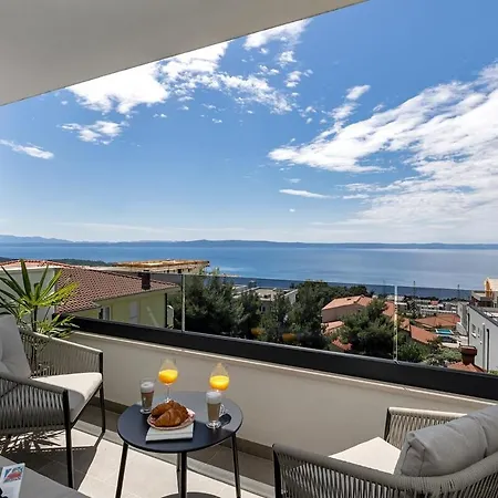 Easy Times 1 - Exklusiv Makarska