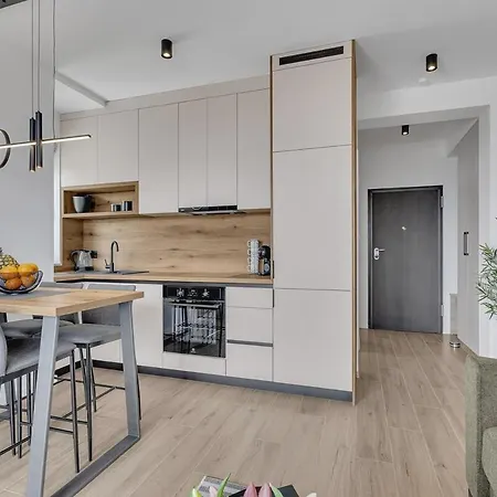 Easy Times 1 - Exklusiv Makarská