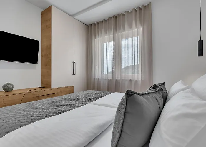 Easy Times 1 - Exklusiv * Makarska