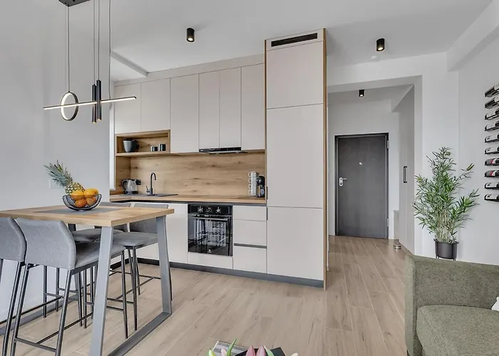 Easy Times 1 - Exklusiv Makarska