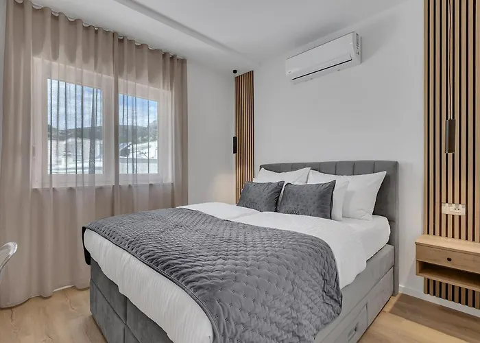 Easy Times 1 - Exklusiv * Makarska